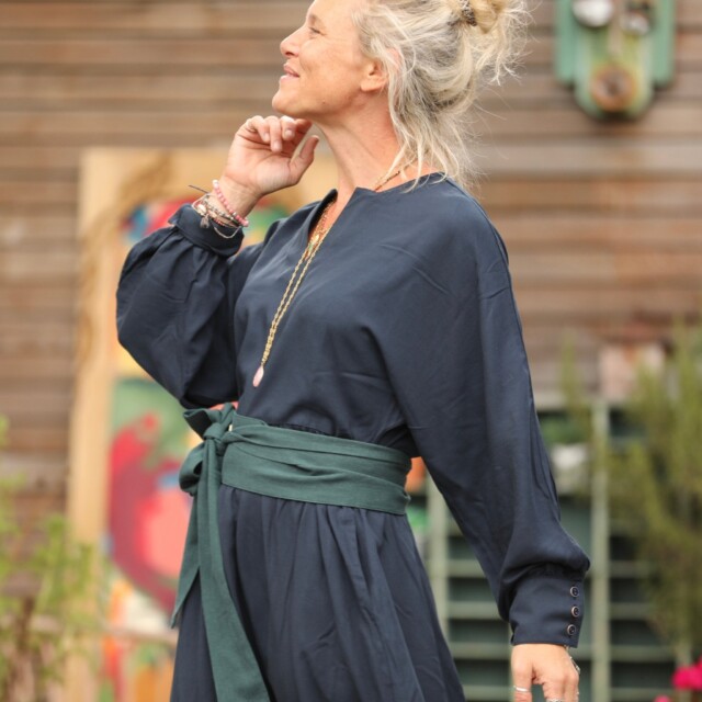 Quintessence - Robe Orlane - sergé de viscose marine