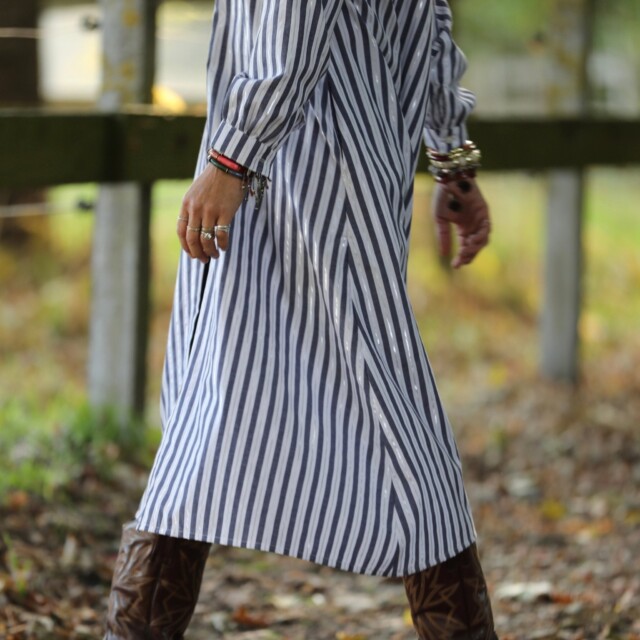 Quintessence - Robe Pensée - Rayures bleues argentées