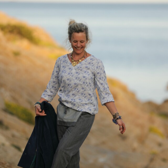 Quintessence - Blouse Eulalie col V - manches 3/4 - double gaze de coton chardon