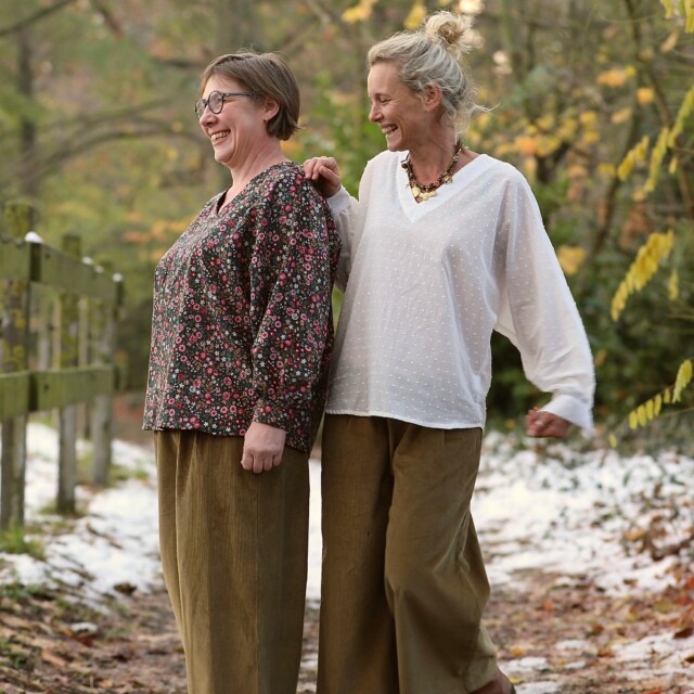 Quintessence - Blouse Mina – Velours milleraies fleuri champêtre