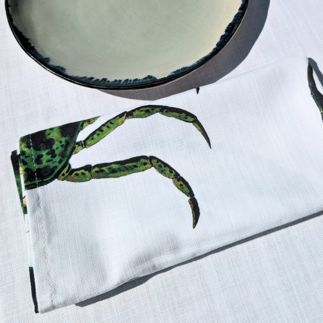 varek.illustrations - Serviette de table en coton : Crabe Vert