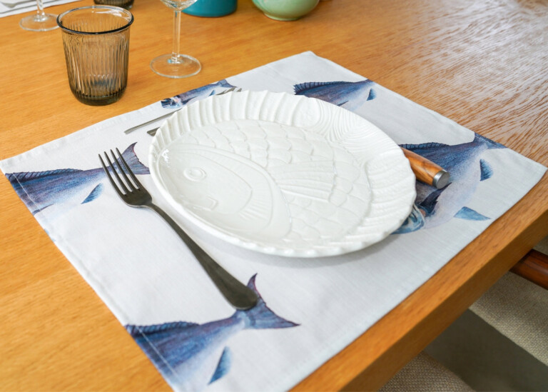 varek.illustrations - Set de table en coton enduit : Dorade
