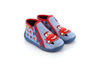 Chausson garçon voiture Aeroflash bleu : pantoufle d’été à zip par la marque Airplum Airplum - Chausson garçon voiture Aeroflash bleu : pantoufle d’été à zip