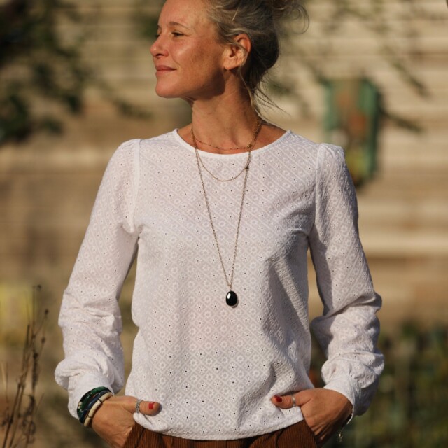 Quintessence - Blouse Amarante - broderie damier blanche
