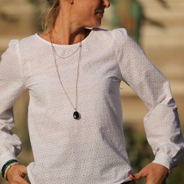 Quintessence - Blouse Amarante - broderie damier blanche