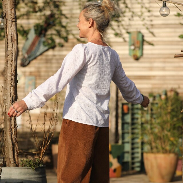 Quintessence - Blouse Amarante - broderie damier blanche