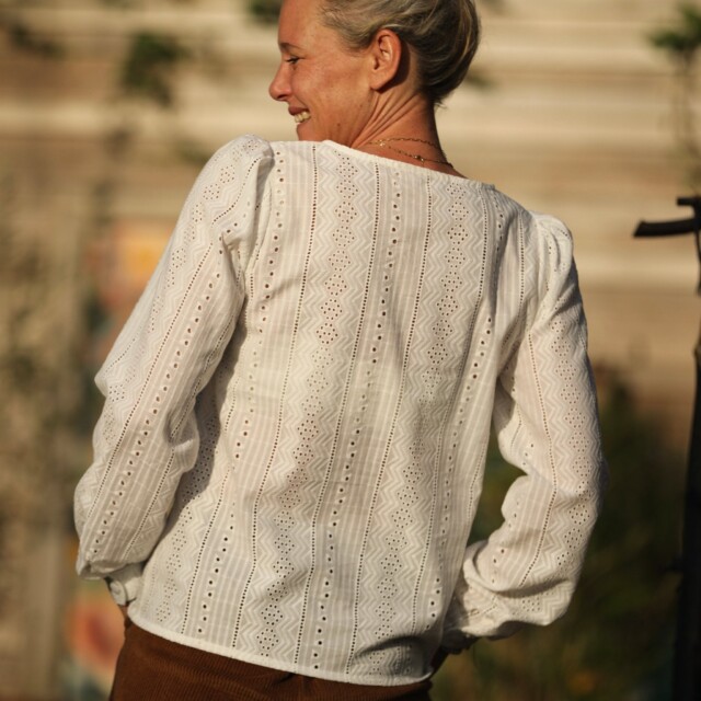 Quintessence - Blouse Amarante - broderie géométrique ivoire