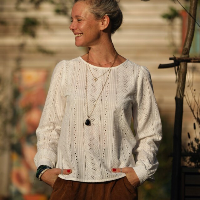 Quintessence - Blouse Amarante - broderie géométrique ivoire