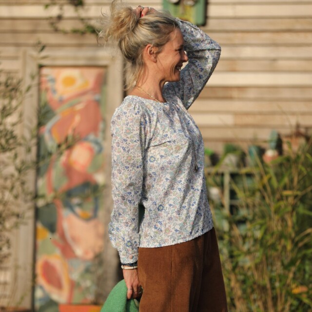 Quintessence - Blouse Amarante - voile de coton plumetis fleurs de printemps