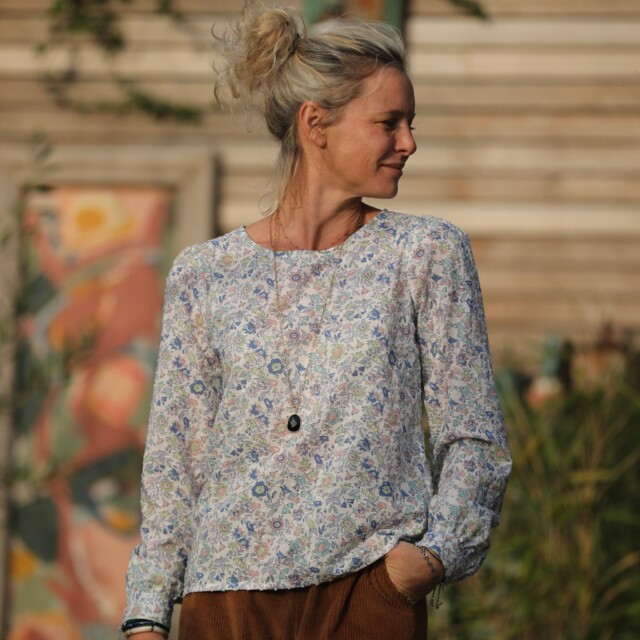 Quintessence - Blouse Amarante - voile de coton plumetis fleurs de printemps