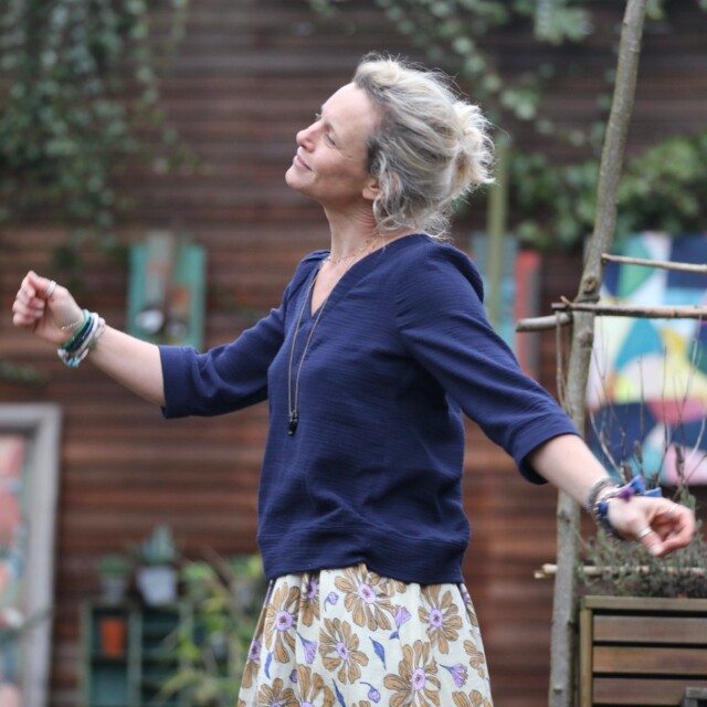 Quintessence - Blouse Eulalie col V - manches 3/4 - double gaze de coton bleu nuit