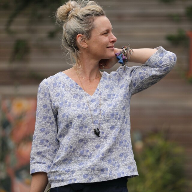 Quintessence - Blouse Eulalie col V - manches 3/4 - double gaze de coton chardon