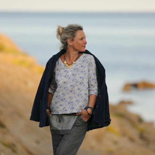 Quintessence - Blouse Eulalie col V - manches 3/4 - double gaze de coton chardon