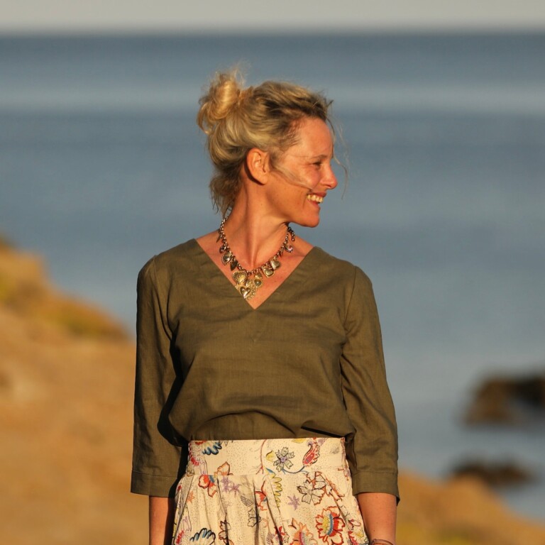 Quintessence - Blouse Eulalie col V - manches 3/4 - lin kaki