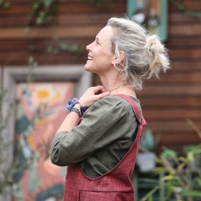 Quintessence - Blouse Eulalie col V - manches 3/4 - lin kaki