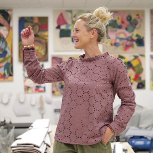 Blouse Fantine – Broderie parme par la marque Quintessence Quintessence - Blouse Fantine – Broderie parme