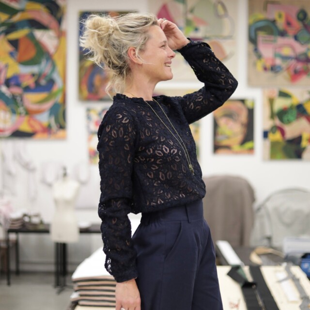 Quintessence - Blouse Fantine - Dentelle bleu marine