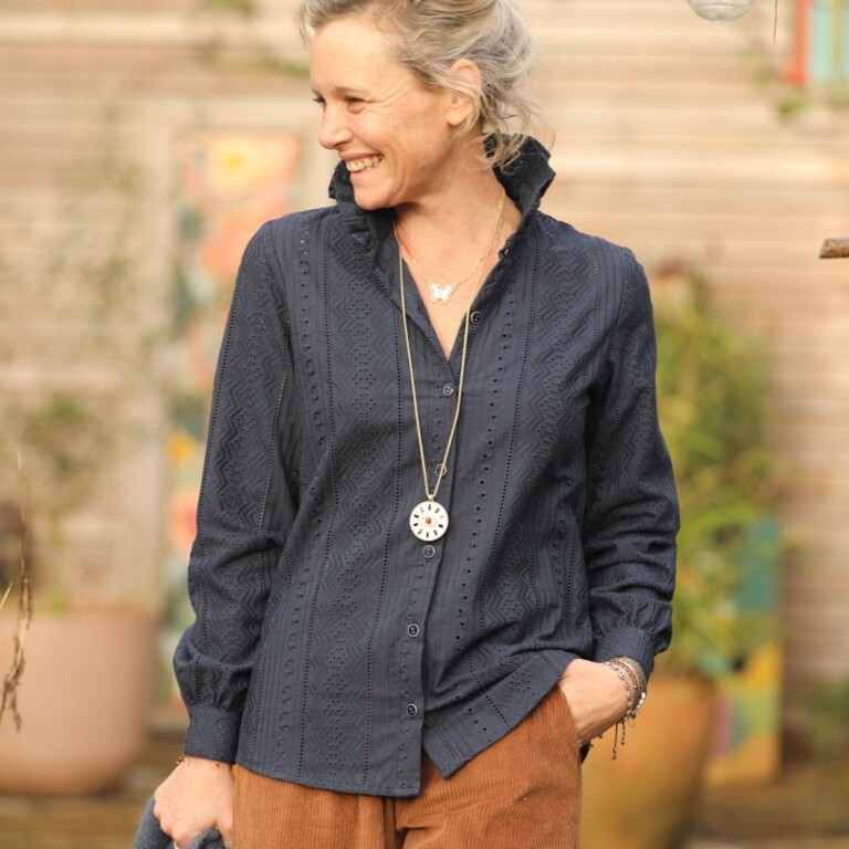 blouse marthe broderie geometrique marine 173201 Quintessence - Blouse Marthe - broderie géométrique marine