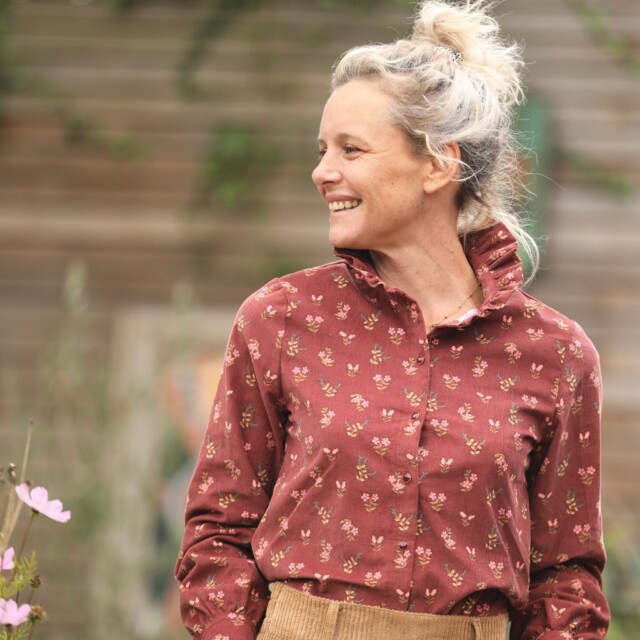 Blouse Marthe – velours milleraies fleuri automal par la marque Quintessence Quintessence - Blouse Marthe – velours milleraies fleuri automal