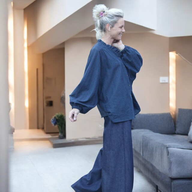 Quintessence - Blouse Miléna - broderie géométrique bleu marine