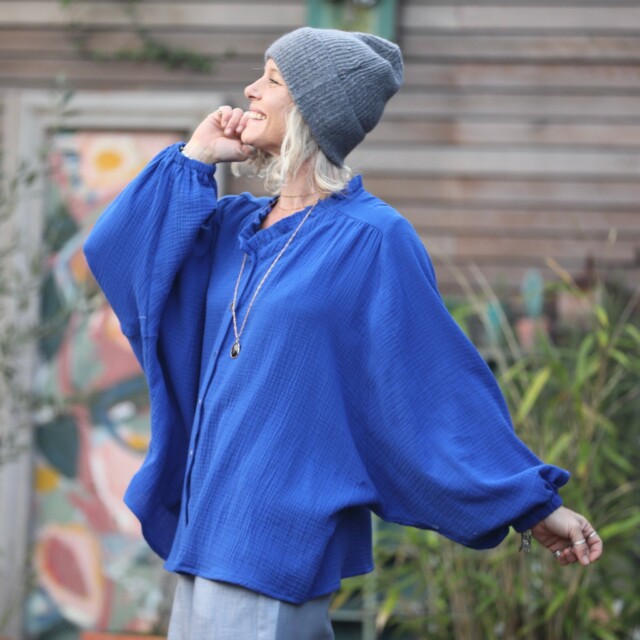 Quintessence - Blouse Miléna - double gaze de coton bleu Majorelle