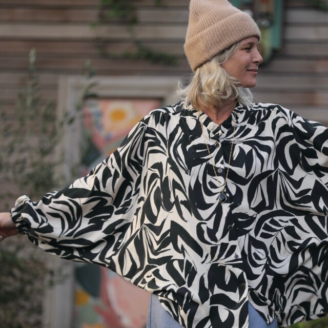 Quintessence - Blouse Miléna - viscose graphique noir/ivoire