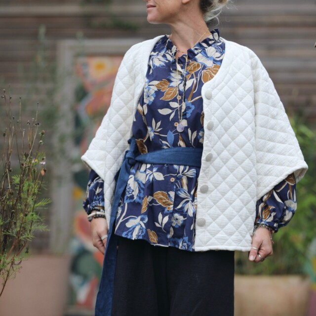 Quintessence - Blouse Miléna - voile de coton fleuri marine/camel