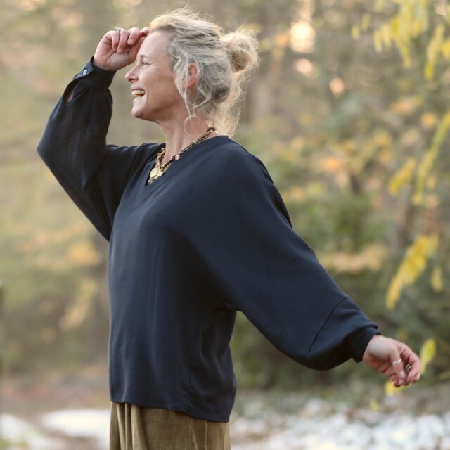 Quintessence - Blouse  Mina – Sergé de viscose marine