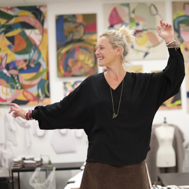 Blouse Mina – Sergé de viscose noir par la marque Quintessence Quintessence - Blouse Mina – Sergé de viscose noir