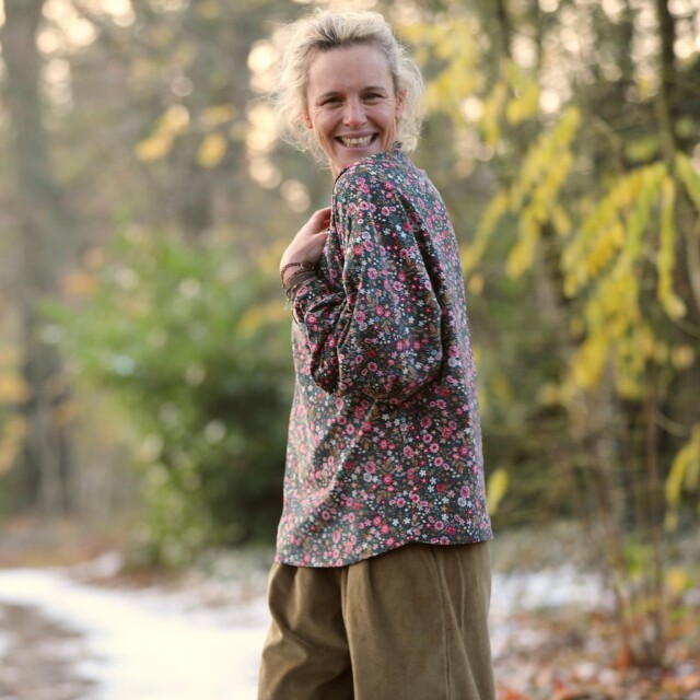 Quintessence - Blouse Mina – Velours milleraies fleuri champêtre