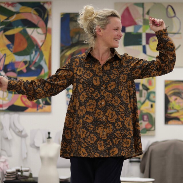 Quintessence - Chemise Caroline – Satin de coton Fleurs de Curcuma