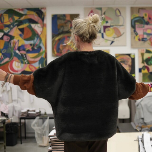 Quintessence - Le Poncho Douillet Pétronille - Fourrure cendrée