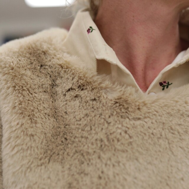 Quintessence - Le Poncho Douillet Pétronille - Fourrure ficelle