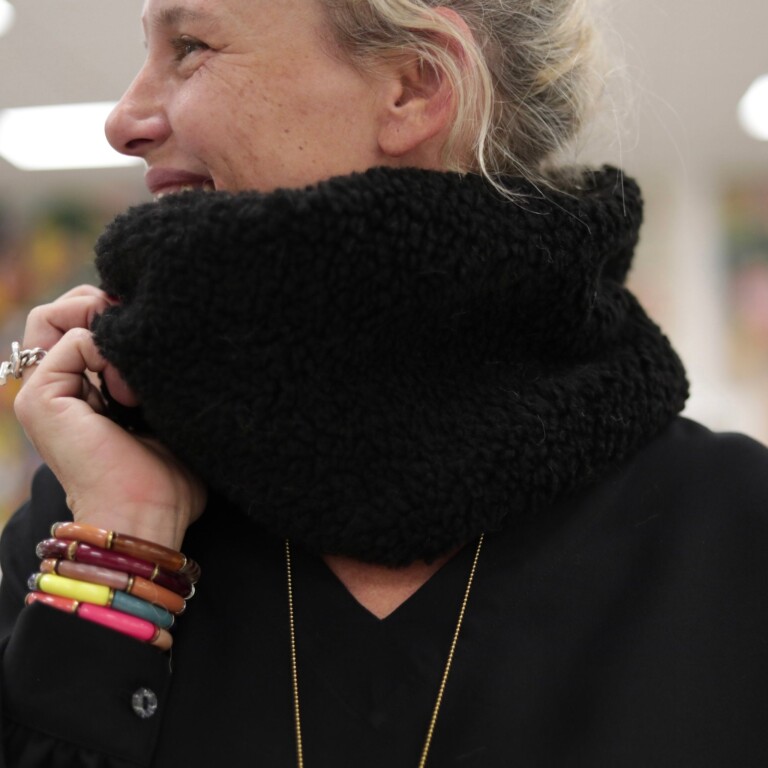 Meta SS25 - Le snood Douillet Nilo - Sherpa noir - hauteur 20cm – Taille unique