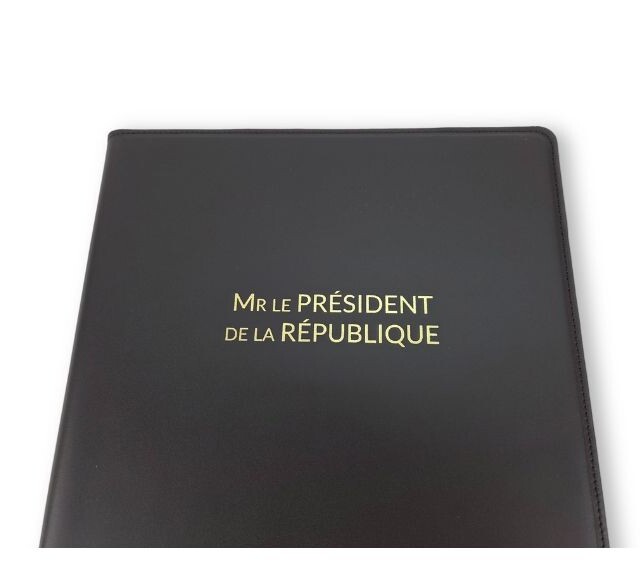 Lavoisier Maroquinier - Porte signature A4 en cuir bordeaux - PS500