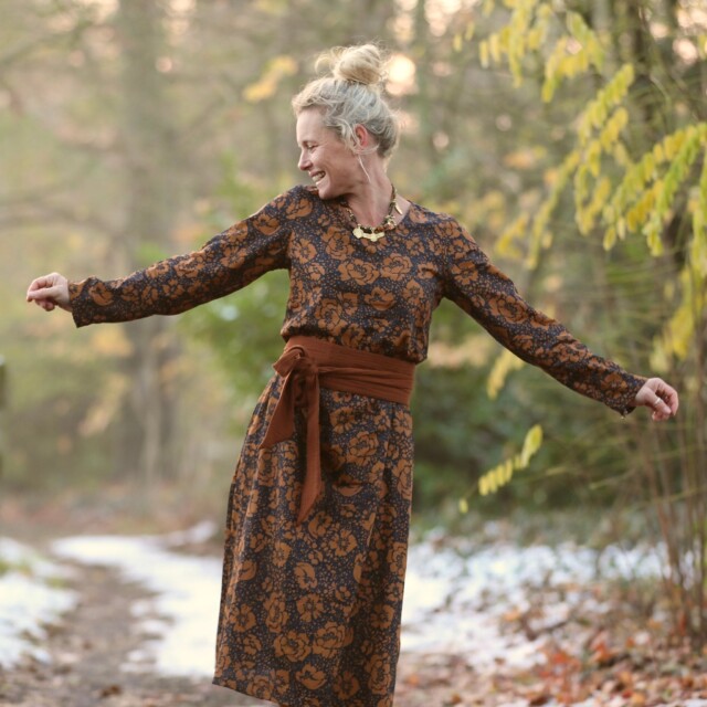 Quintessence - Robe Armande – Satin de coton Fleurs de Curcuma