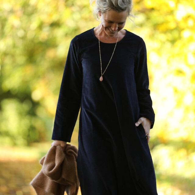 Quintessence - Robe Armande – velours côtelé bleu marine