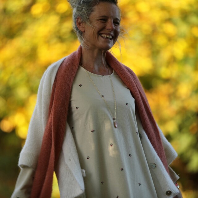 Quintessence - Robe Armande – Velours milleraies ivoire fleuri