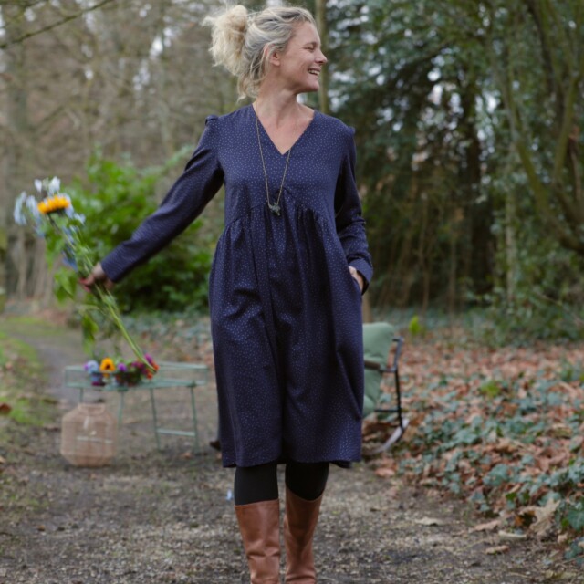 Quintessence - Robe Edonie coupe midi - Armuré marine/pois dorés