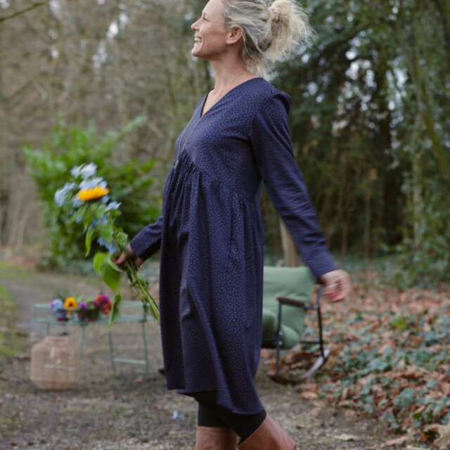 Quintessence - Robe Edonie coupe midi - Armuré marine/pois dorés