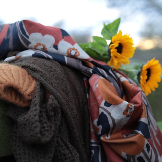 Quintessence - Robe Edonie coupe midi - Satin de coton Pavot Ocre