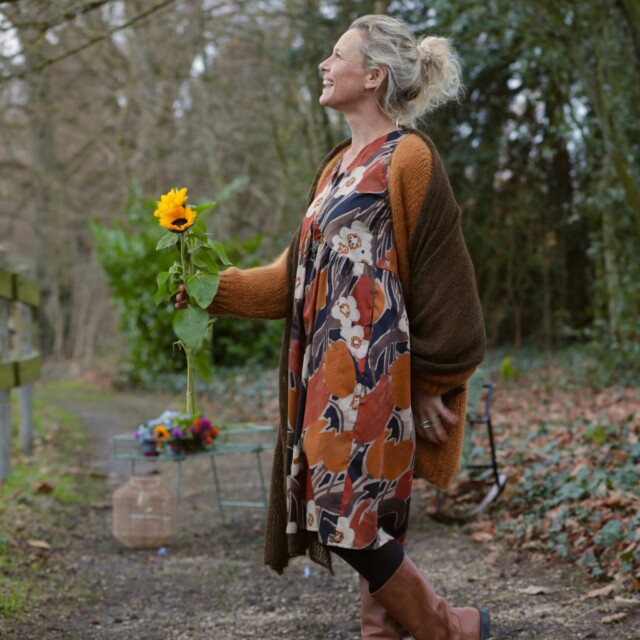 Quintessence - Robe Edonie coupe midi - Satin de coton Pavot Ocre