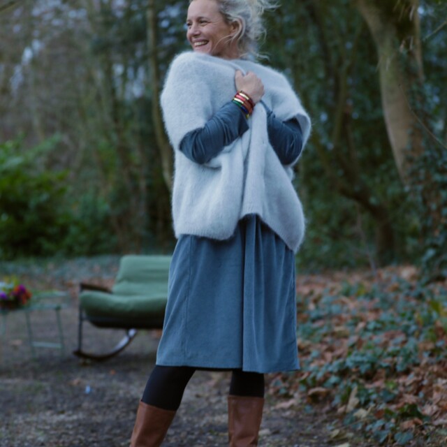 Quintessence - Robe Edonie coupe midi - Velours côtelé bleu grisé