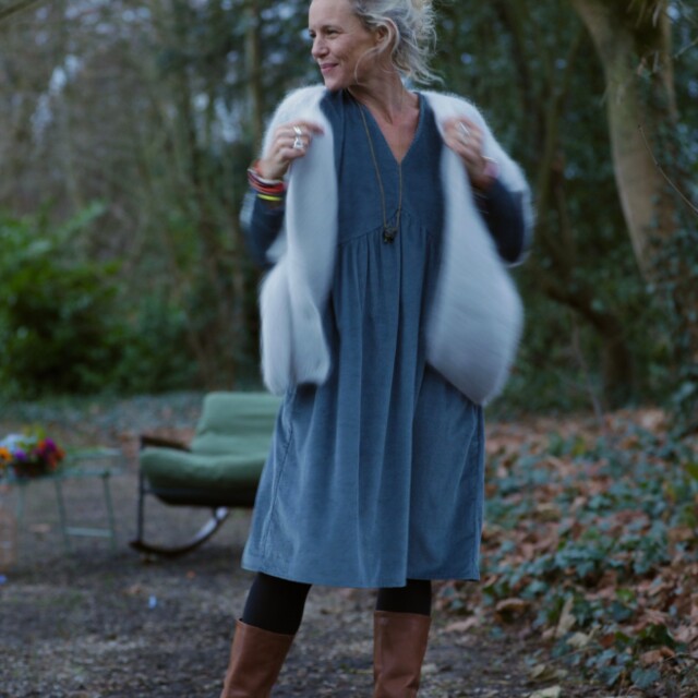 Quintessence - Robe Edonie coupe midi - Velours côtelé bleu grisé