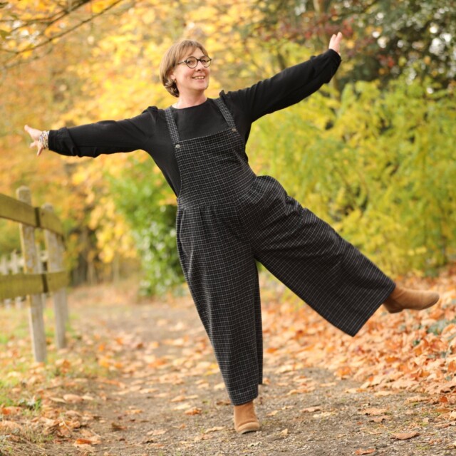 Quintessence - Salopette Isaure – Flanelle tartan ivoire, noir et camel