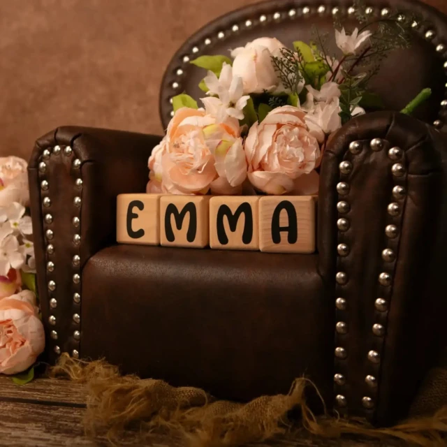 LouYou - 4 Cubes en Bois de 5cm x 5cm + 55 Stickers noirs