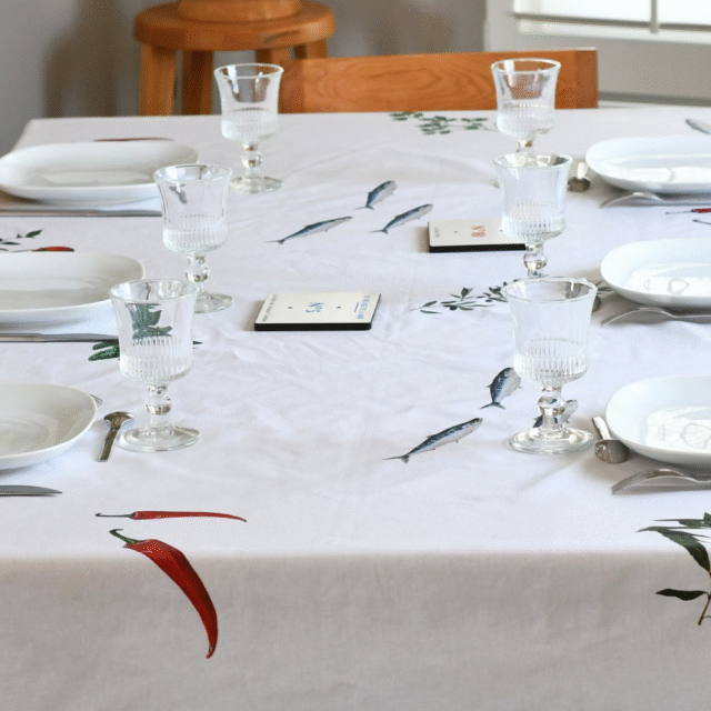 varek.illustrations - Nappe enduite en coton rectangulaire 250 x 160 cm