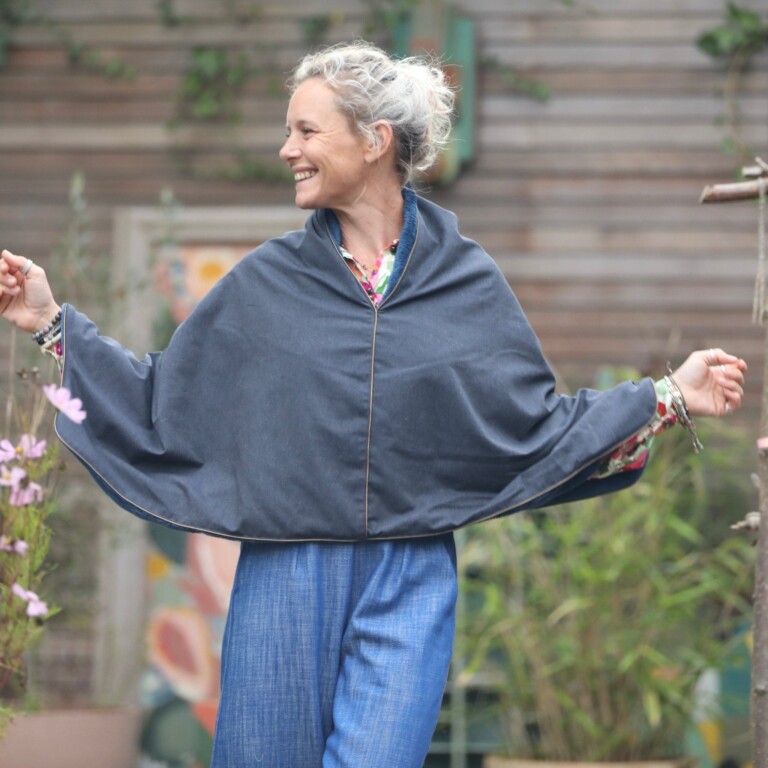 Quintessence - Cape courte Eugénie - Flanelle bleu ardoise/polaire bleu océan