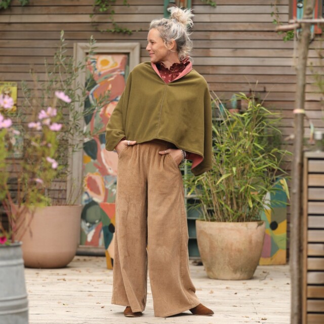 Quintessence - Cape courte Eugénie - lainage kiwi/piqué de coton rose boisé