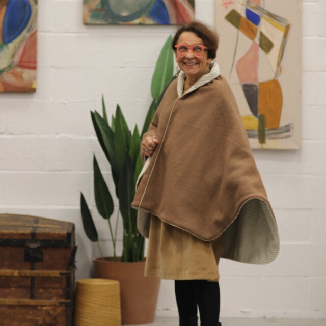 Quintessence - Cape midi Eugénie – laine bouillie camel / velours grosse côtes ivoire